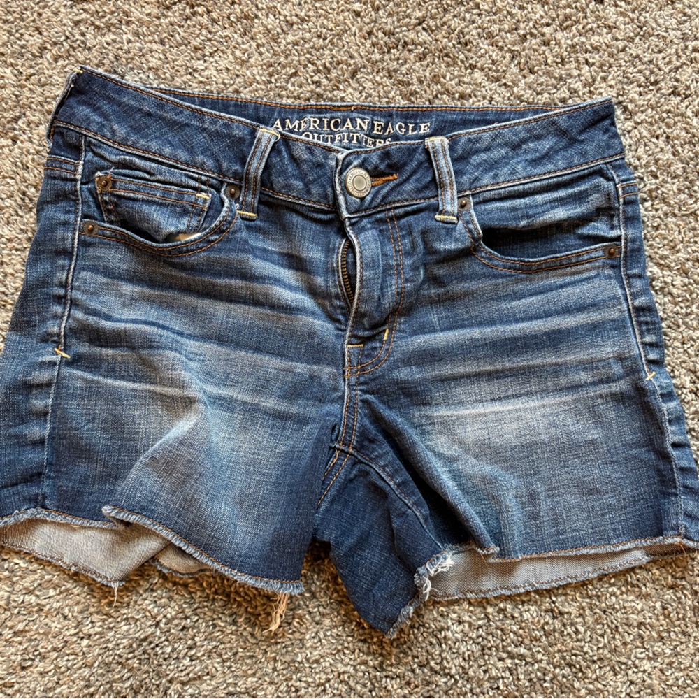 American Eagle Outfitters Women's Faded Blue Jean Shorts